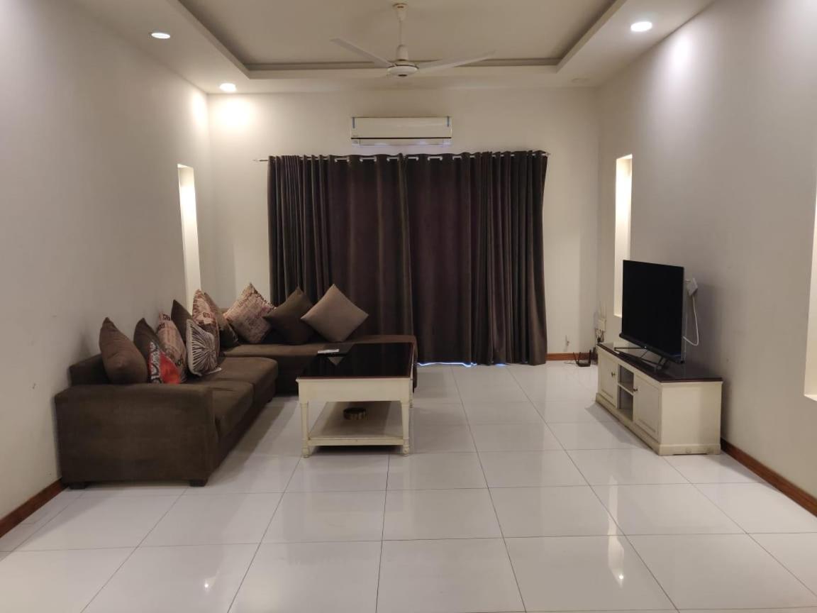 Zaib Guest House E-11 איסלמאבד מראה חיצוני תמונה
