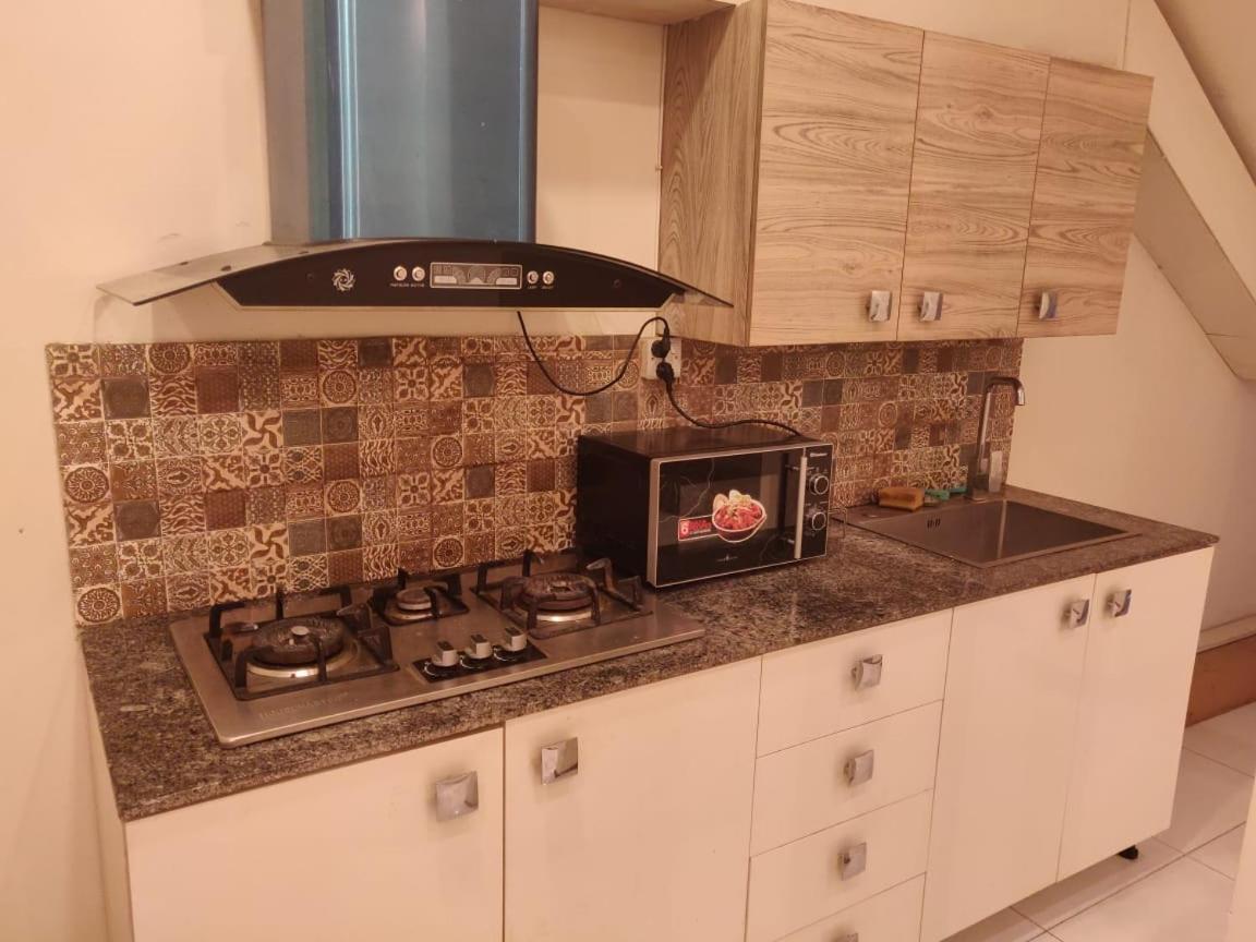 Zaib Guest House E-11 איסלמאבד מראה חיצוני תמונה