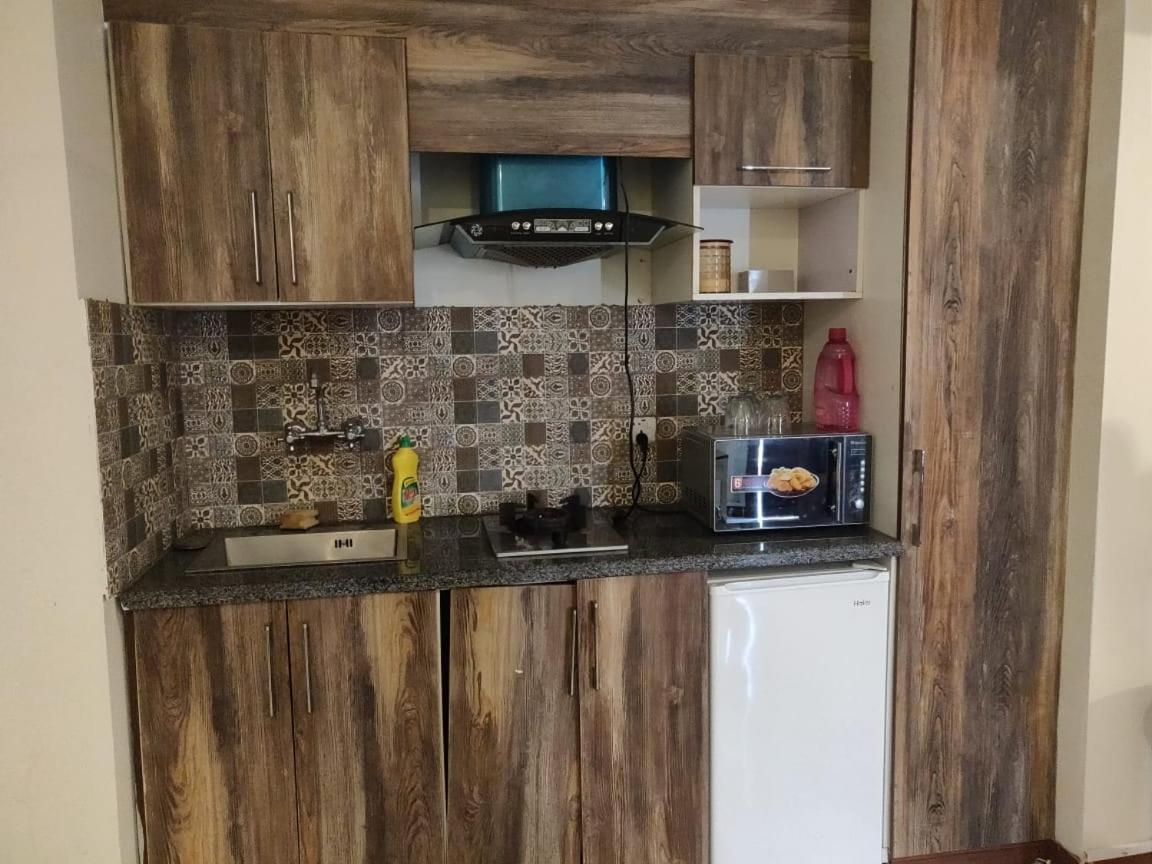 Zaib Guest House E-11 איסלמאבד מראה חיצוני תמונה