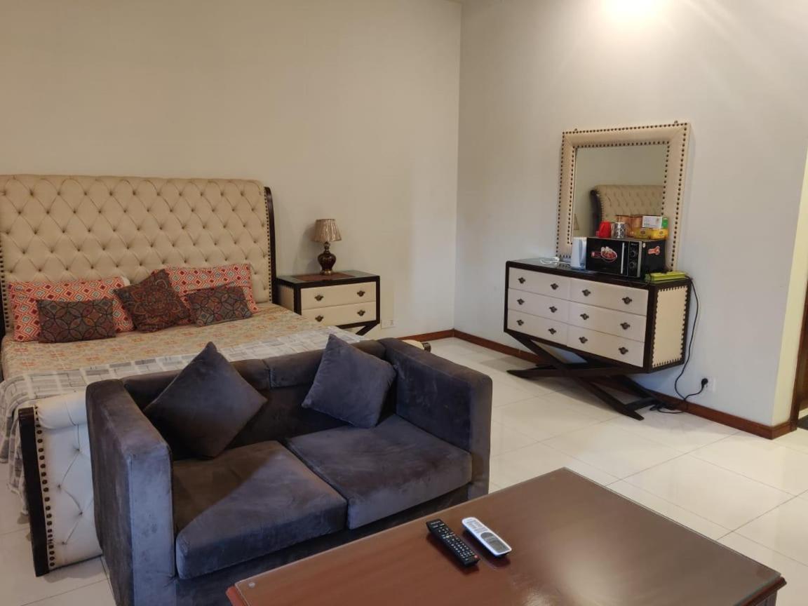 Zaib Guest House E-11 איסלמאבד מראה חיצוני תמונה