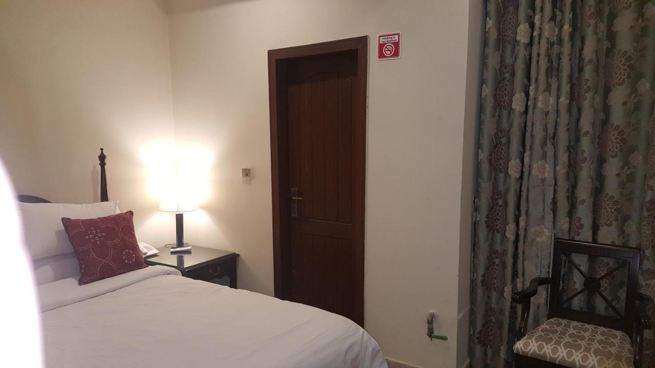 Zaib Guest House E-11 איסלמאבד מראה חיצוני תמונה